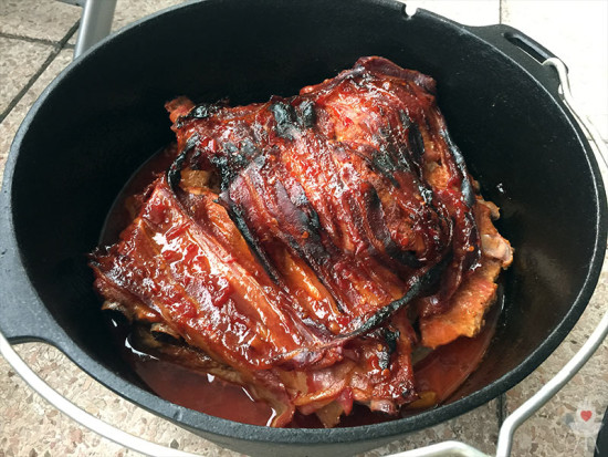 Spareribs aus dem Dutch Oven fertig