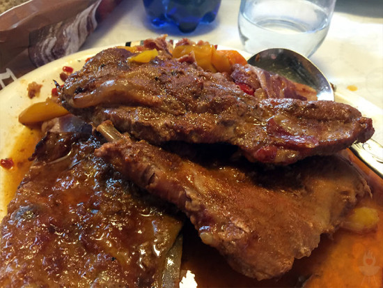 Spareribs aus dem Dutch Oven Spare Ribs-Stapel