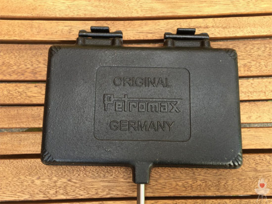 Petromax Waffeleisen Schriftzug