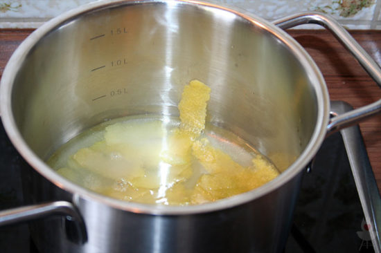 Zitronenlimonade ASA-Zitronenpresse Zucker, Wasser und Schale