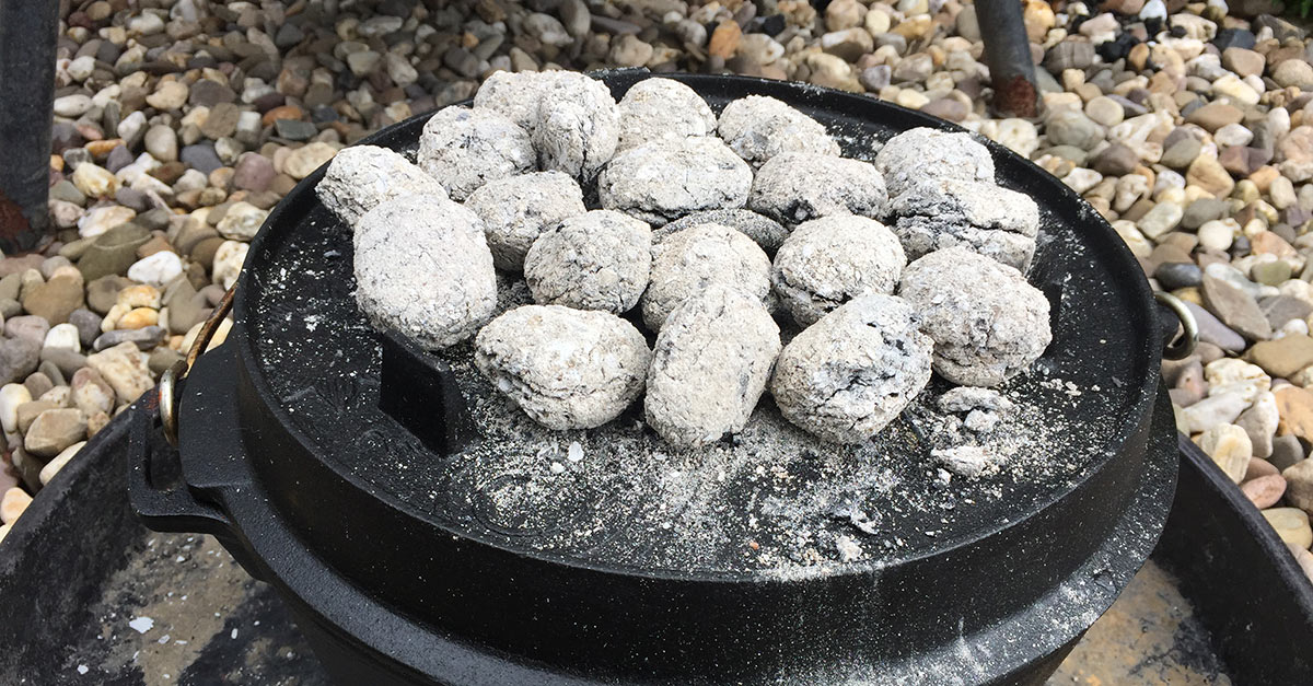 Dutch Oven die richtige Anzahl an Briketts › Feuer, Glut und Herzblut