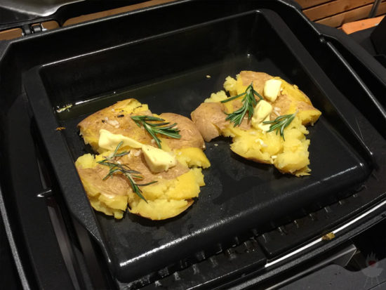 Weber Pulse Elektrogrill Smashed Potatoes