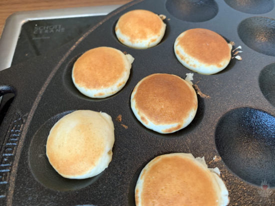 Poffertjes-Rezept ohne Buchweizenmehl und ohne Hefe goldbraun